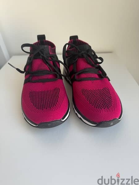 Armani Exchange women shoes and T-shirt 0