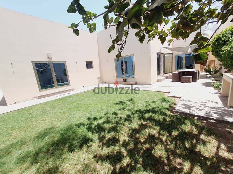 Excellent 4 b/semi/ fully furnished villa with inclusive 9