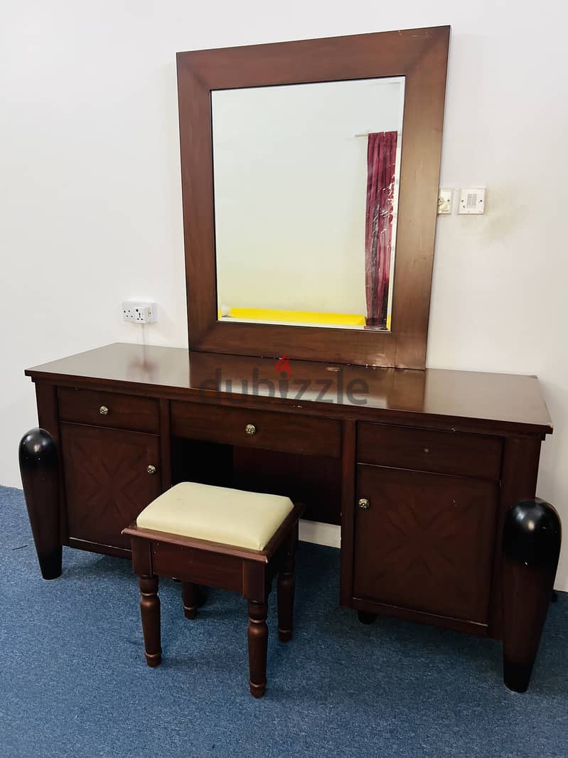 Sofa,dressing table and side table 0