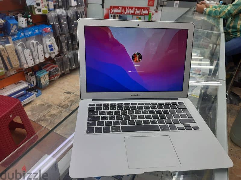 Macbook Air 13". 128GB SSD. EXCHANGE POSSIBLE. 3