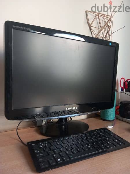 Samsung Monitor + LG i3 4gb ram 500 gb HDD 4