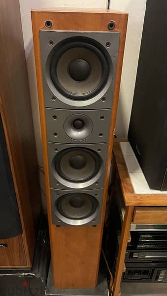 Pioneer tower speakers 0