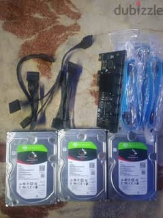 للبيع ٣ هاردسك ٨ تيرا مع الملحقات For sale 3 8TB hard with accessories