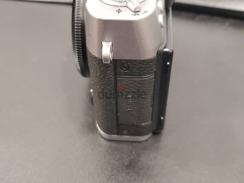 Fujifilm X-T20 Mirrorless Digital Camera with extra battery 2