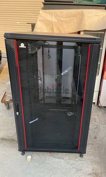 server box for sale good condition 1
