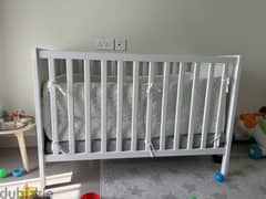 Ikea crib with matress 0