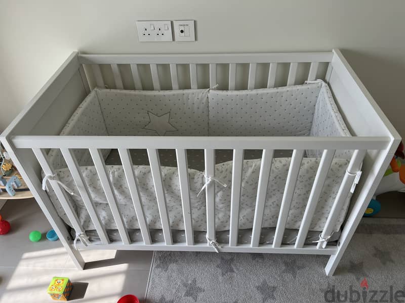 Ikea crib with matress 2