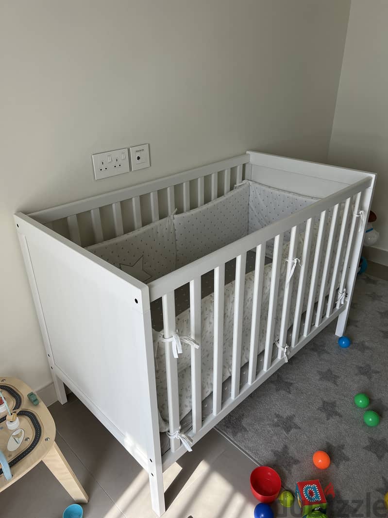 Ikea crib with matress 5