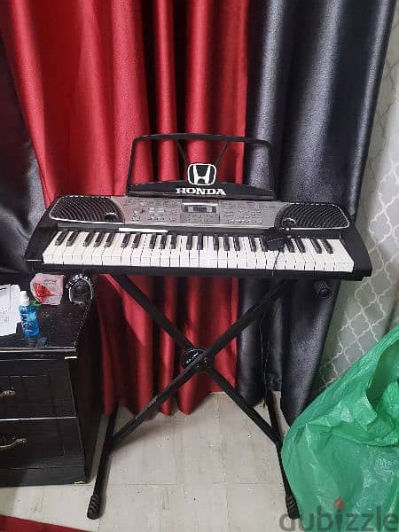 Electric Keyboard + Stand 0