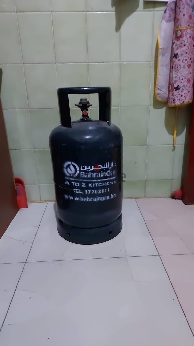 Bahrain gas cylinder 20LB  with regulator (SMALL) 0