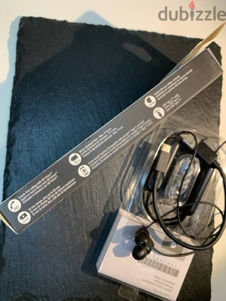 SONY Wl-C200 Wireless IN- Ear Earphones 3