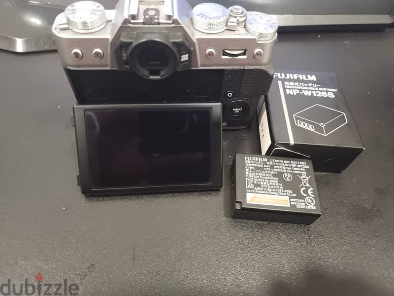 Fujifilm X-T20 Mirrorless Digital Camera with extra battery 4