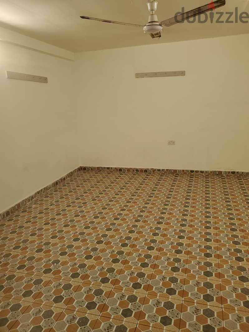 Spacious room in hamala for rent 100bd with ewa 7