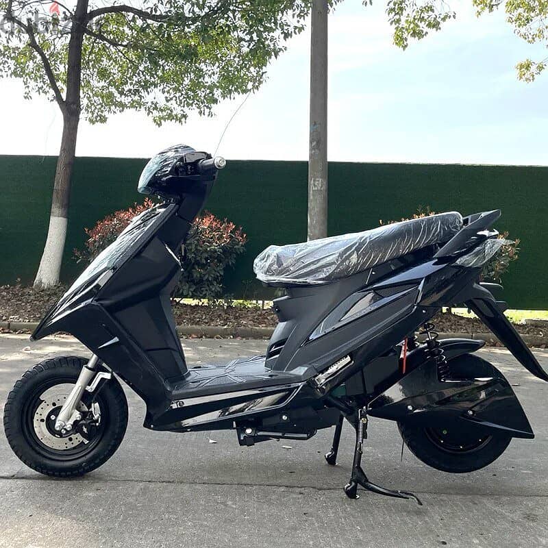 ELECTRIC SCOOTER 60VOLT 20 AMP  HIGH SPEED LONG RANGE 2