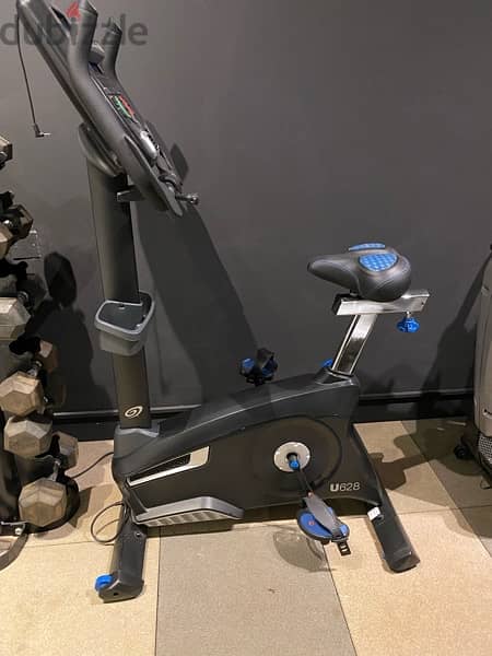 Nautilus U628 Upright Indoor Bike 2