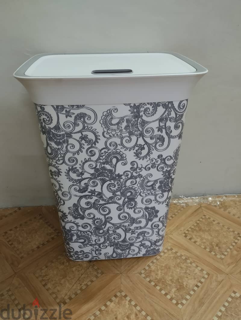Laundry basket for sale 0