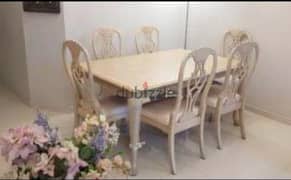 Dining Table in Good condition for sale