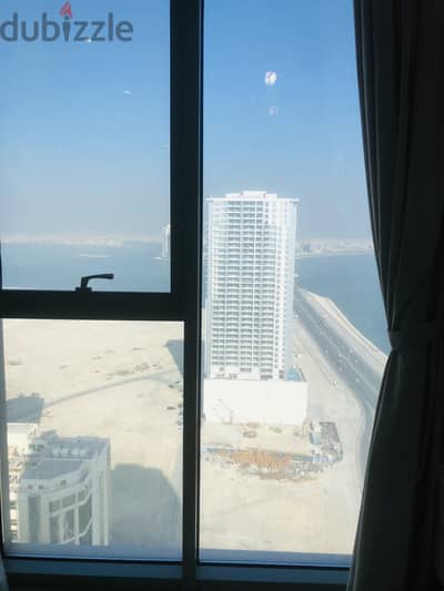 1 bedroom flat on higher floor with sea view