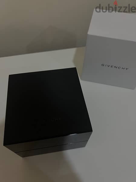 Givenchy Seventeen Watch 2