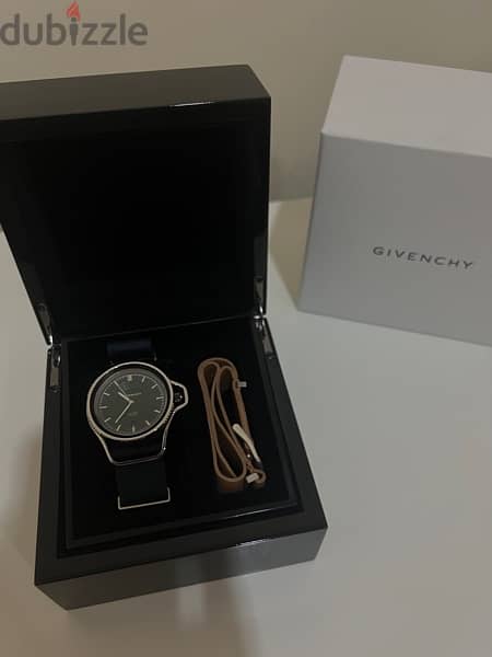 Givenchy Seventeen Watch 4