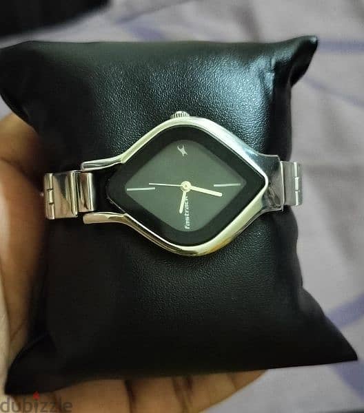 fastrack beautiful watch 1