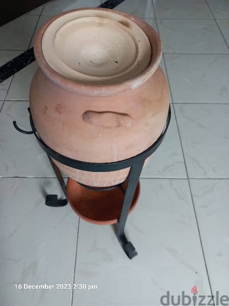 Clay water cooler with stand and clay pot 1