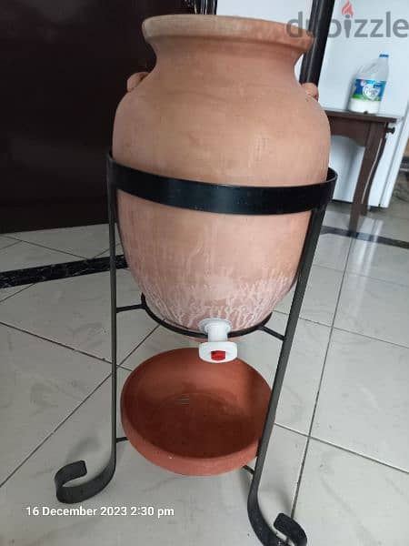 Clay water cooler with stand and clay pot 2