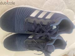 للبيع حذاء رياضي أديداس أصلي بحالة ممتازة adidas for sale/14 BD