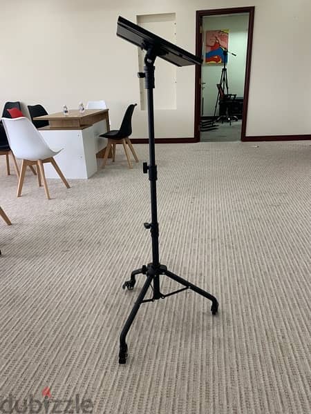 Tripod with wheels for Tablets, Laptops, Projectors 10