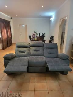 Recliner 2025 sofa dubizzle