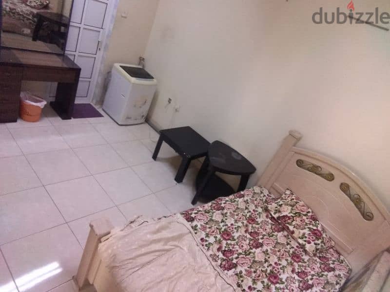 room  including furniture, 120 dinars in Sanabis, 1