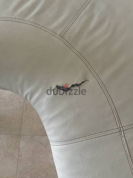 Corner Sofa -White- slightly damaged 1