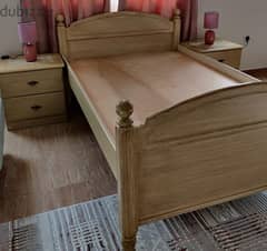 Bed with 2 nightstands
