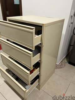 Aluminum cupboard with drawers