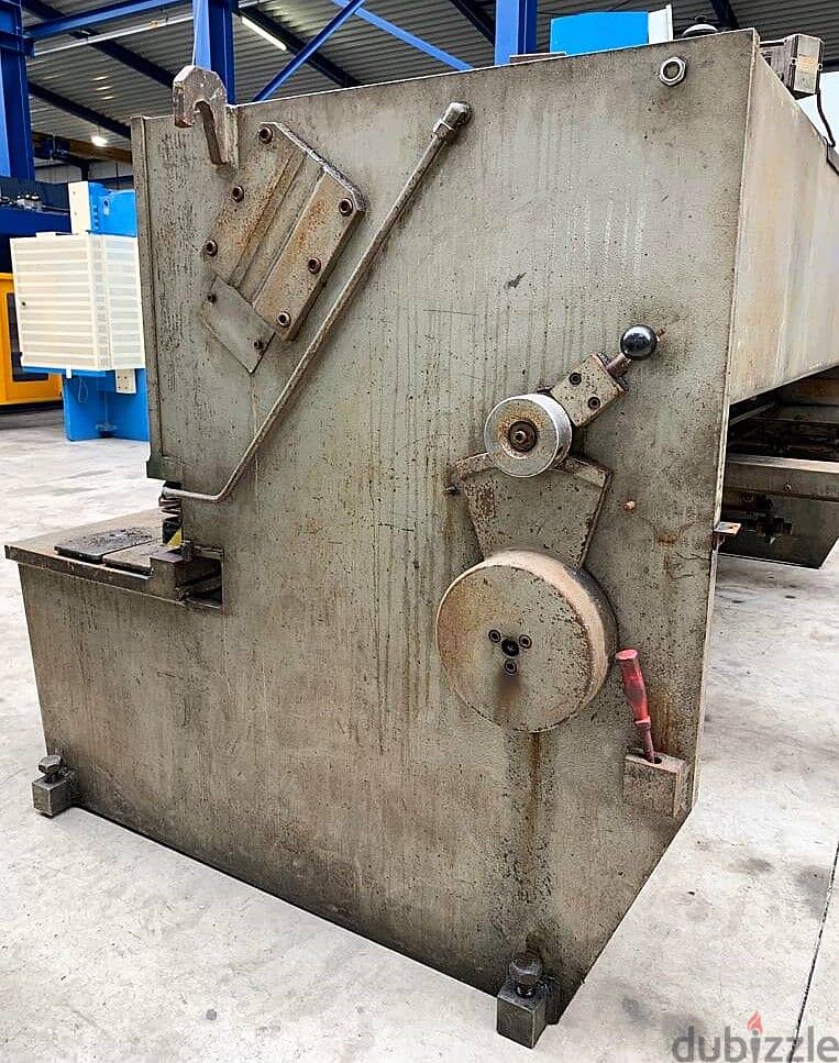 DARLEY GS 3100x8 guillotine 5