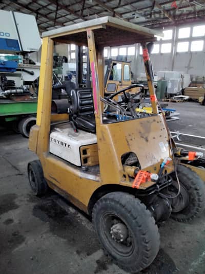 TOYOTA 42 - 2 FG 20 LPG forklift truck