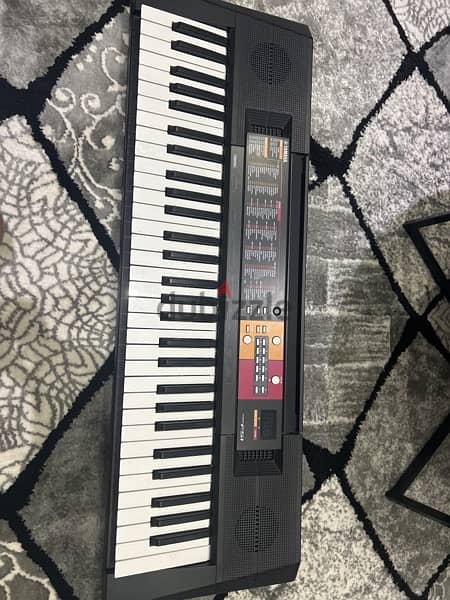 Yamaha piano store f51