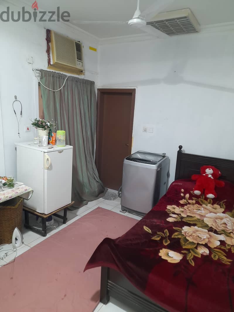 ROOM FOR RENT NEAR ISHATOWN 1