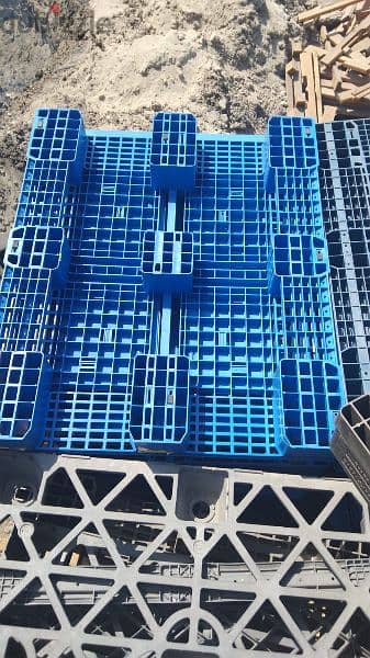 plastic pallet