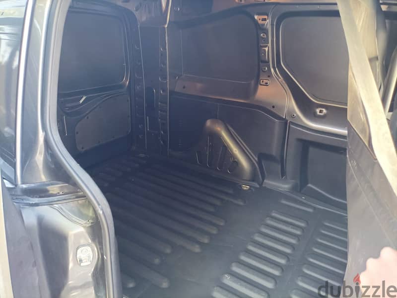 Peugeot Partner Mini Cargo Van 2018 5