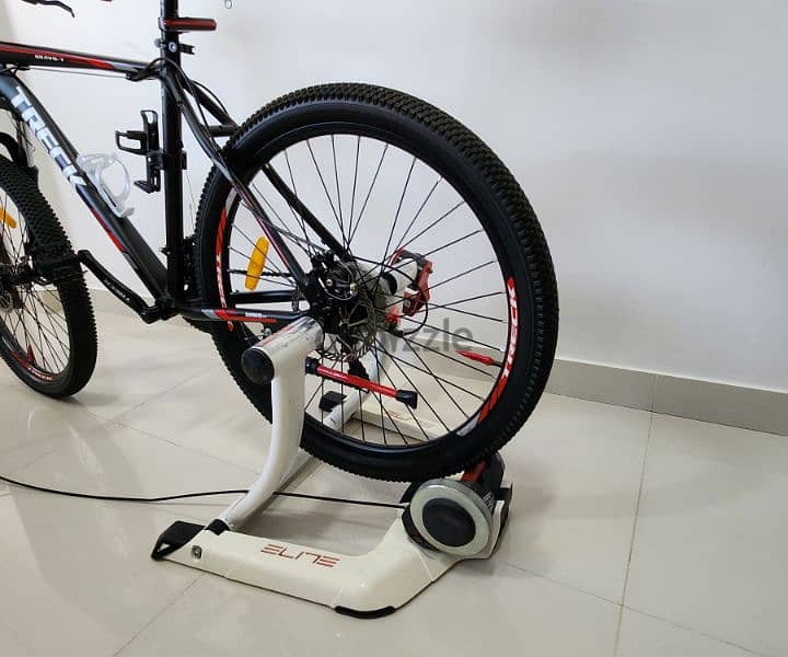 Treck Bicycle for outdoor and indoor use 7