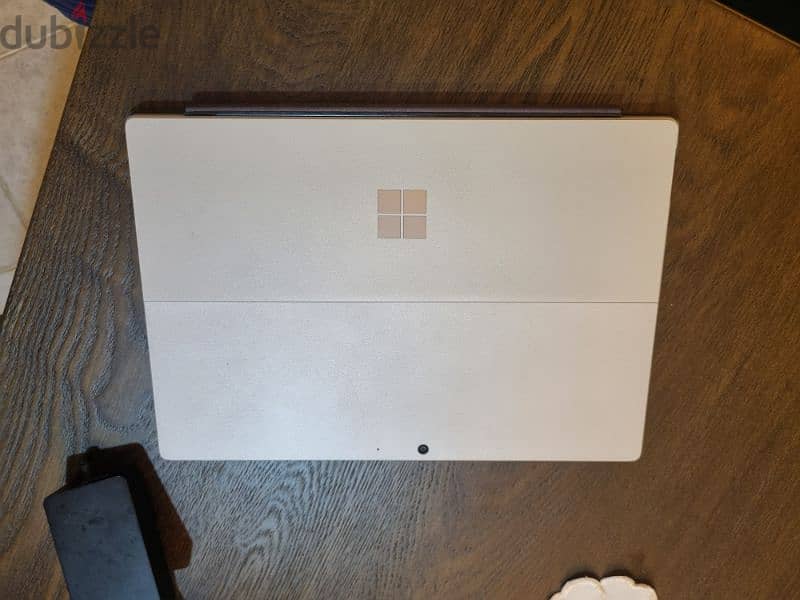 Surface Pro 7 with keyboard and box 5