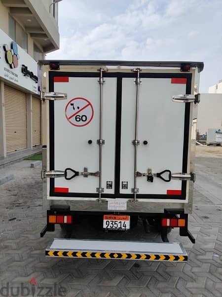 Mitsubishi Pickup S/CAB with chiller 2022 - 202 KM ONLY 8
