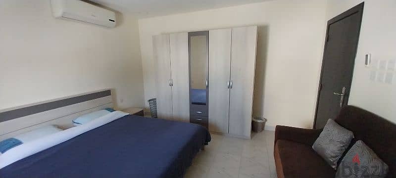 SAAR - Furnished room with attached bathroom in a 2 bedroom flat 4
