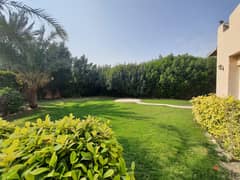 4 Br Elegant Villa With Huge Private Garden