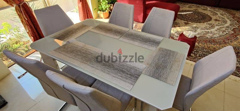 Dining table in discount dubizzle