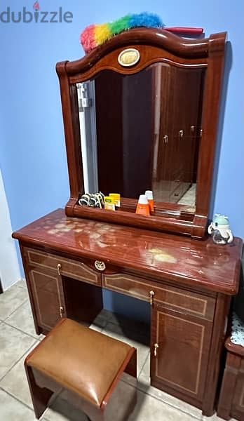 fix price queen side bed set with 6 door cupboard and dressing table 2