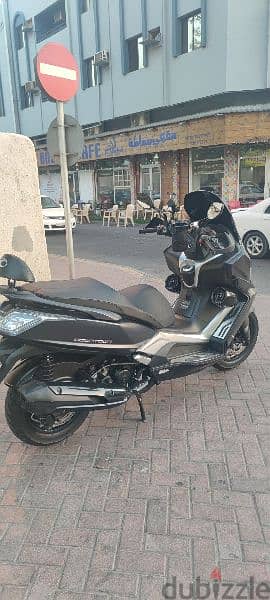 kymco 350 model 2022 4