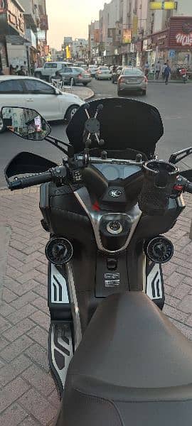 kymco 350 model 2022 6