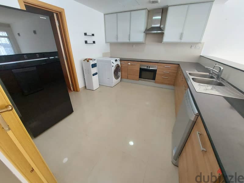 Freehold  Spacious  4 bedrooms in amwaj island 7